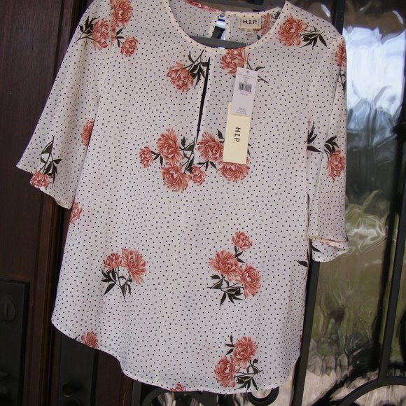 H.I.P. Blouse - NWT - Picture 1 of 2